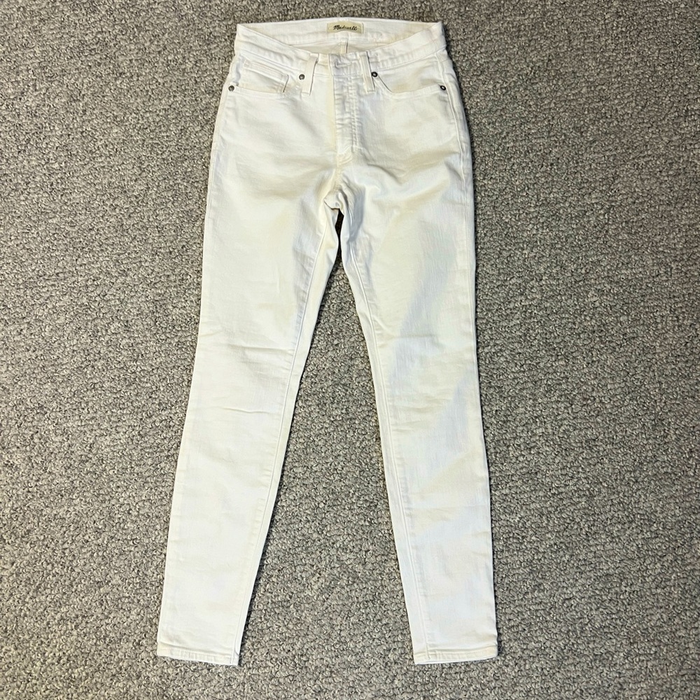 Woman’s jeans. Madewell white jeans. 9” high rise. Size 26
